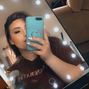 Meet your Posher, Taylor